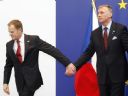 Donald Tusk - r�ce opadaj� - Caine